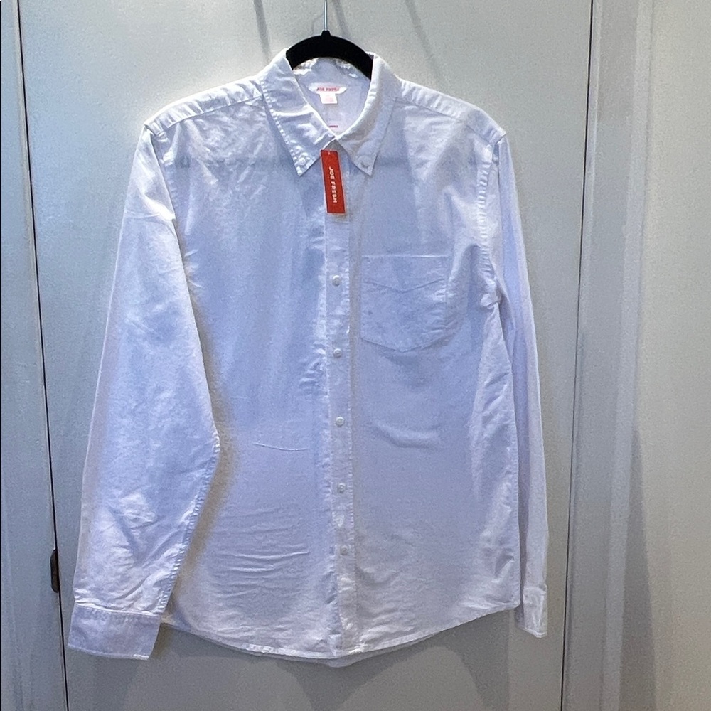 White Casual Men’a Button Down Shirt with Long Sleeves